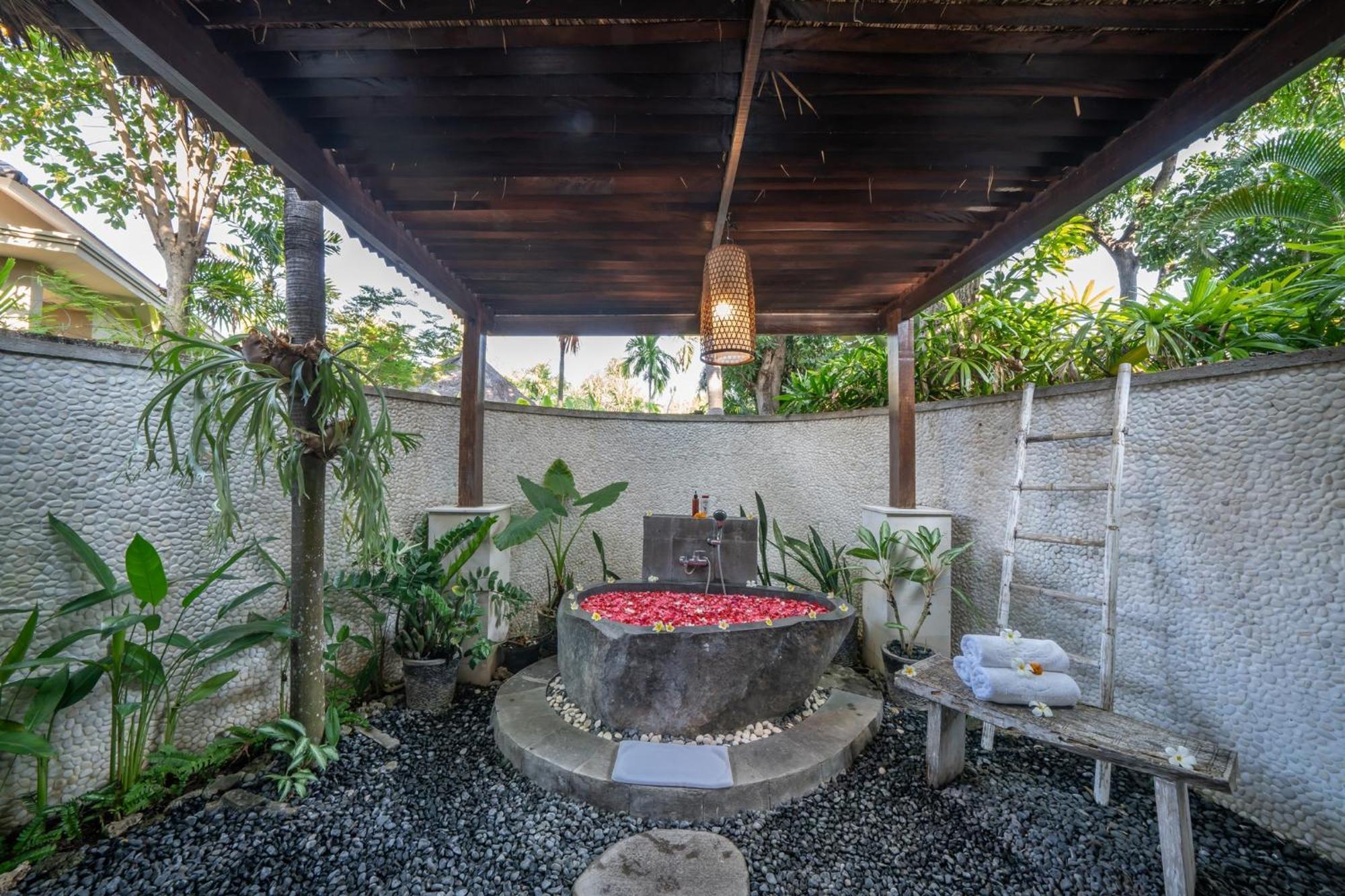 The Lovina Hotel Exterior photo